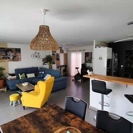 Maison Familiale Avec Piscine Privee *